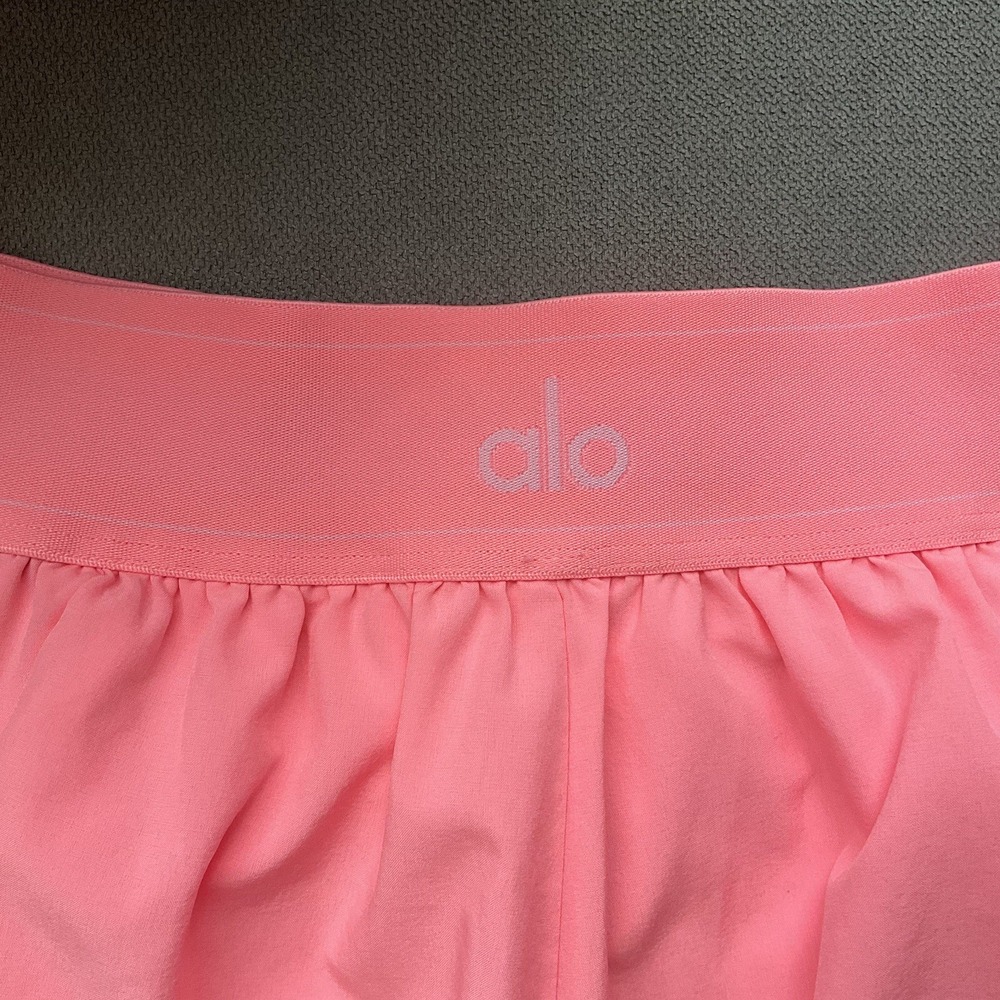 ALO Match Point Short Neon Bubblegum S - Picture 7 of 9